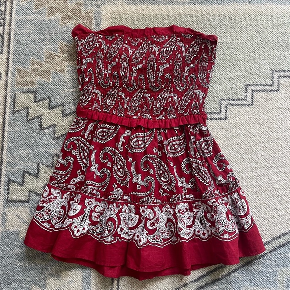 Sea strapless mini dress. Fun paisley pattern. Great condition - Picture 3 of 5